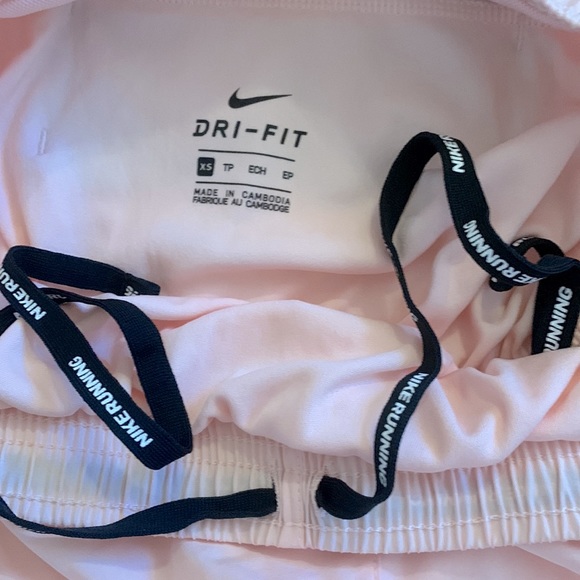 Nike running dri-fit womens XS shorts - Picture 5 of 5